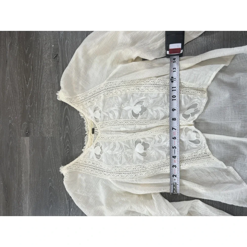 Free People Cream Embroidered Lace Inset peasant Blouse XS